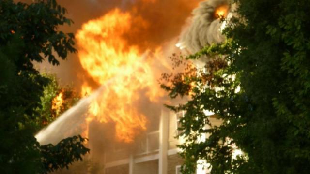 Fire rips through Raleigh apartment complex
