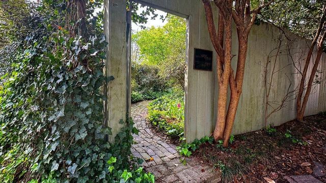Firsthand walk through Raleigh's secret garden Firsthand walk through Raleigh's secret garden