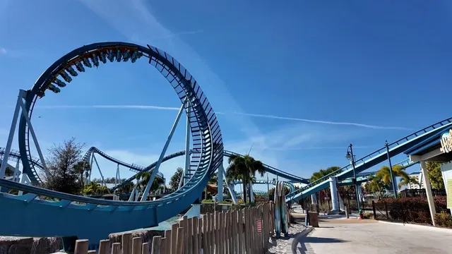 Florida theme parks brace for deep freeze